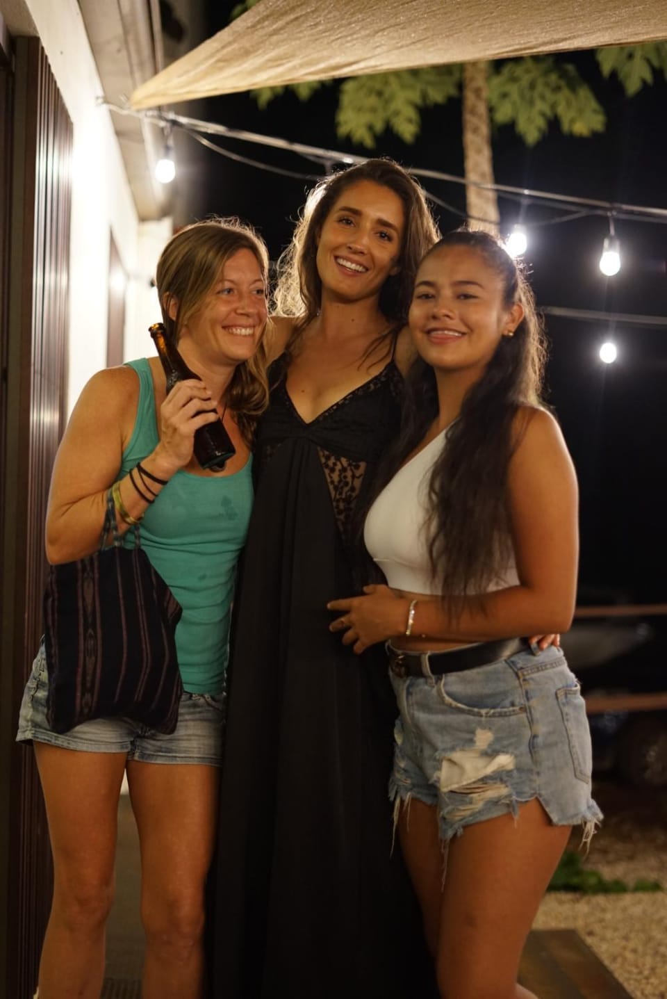 People, Lounge or bar, Guests, Alcoholic drinks