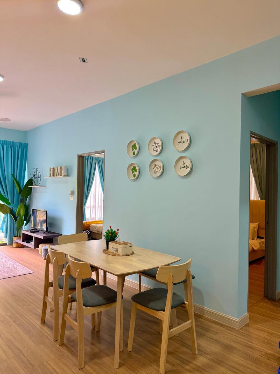 Living room, Dining area