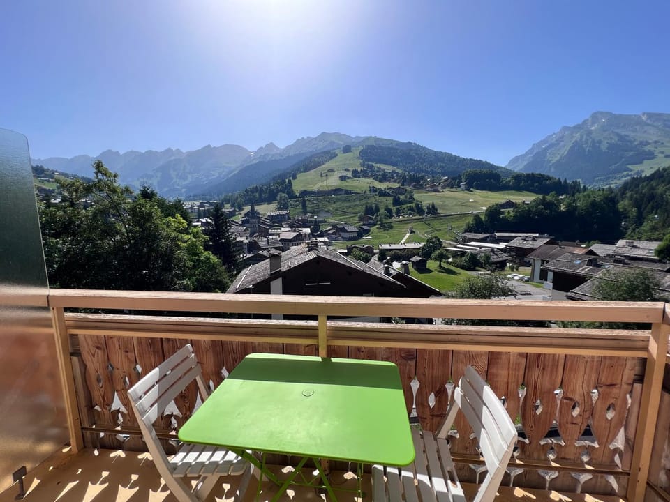 Day, Natural landscape, View (from property/room), Balcony/Terrace, Dining area, Mountain view