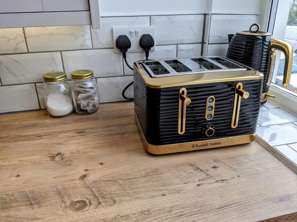 Coffee/tea facilities, Kitchen or kitchenette, toaster