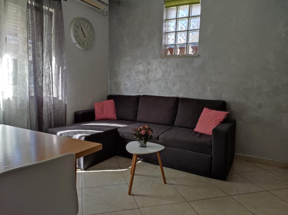 Cozy apartment in Split in nice quiet neighborhood Apartment in Split