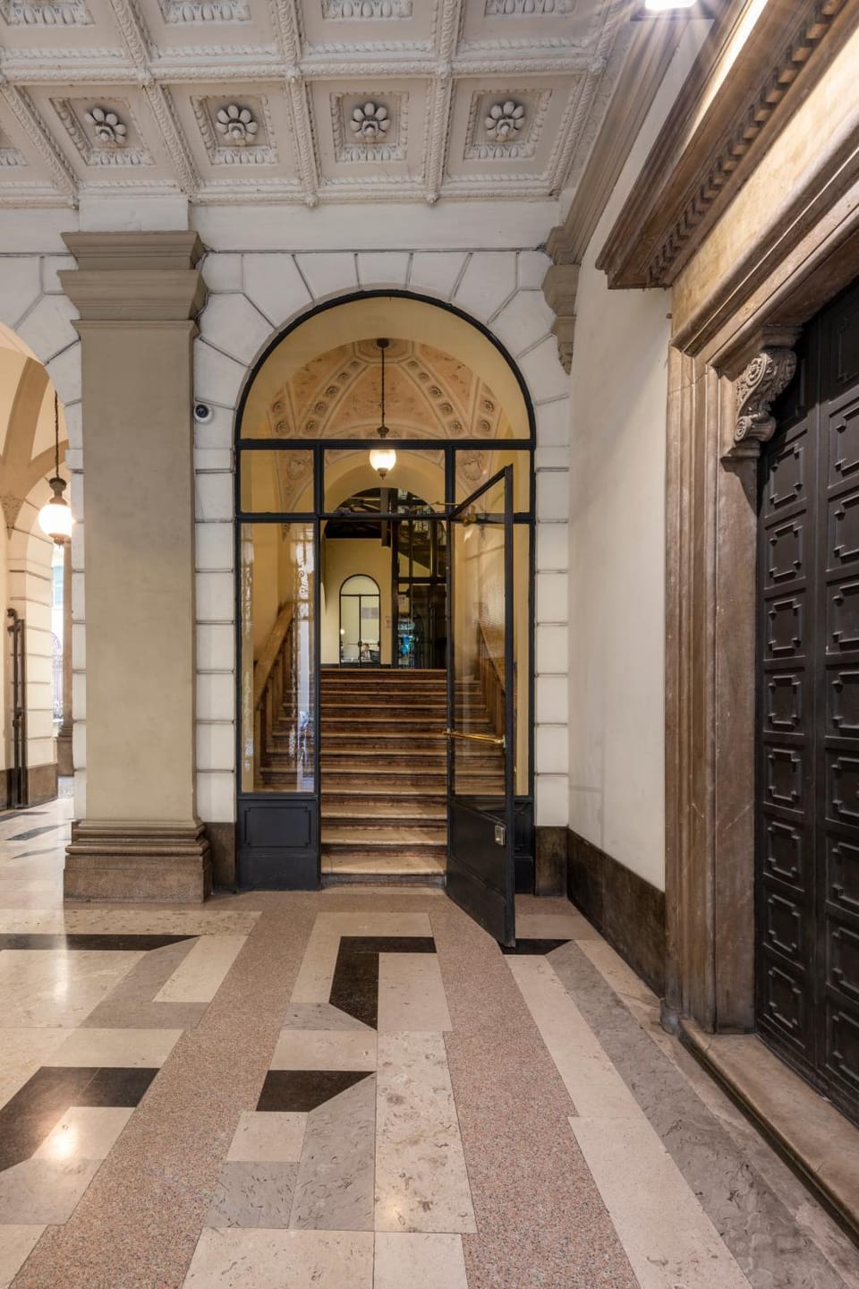 Facade/entrance