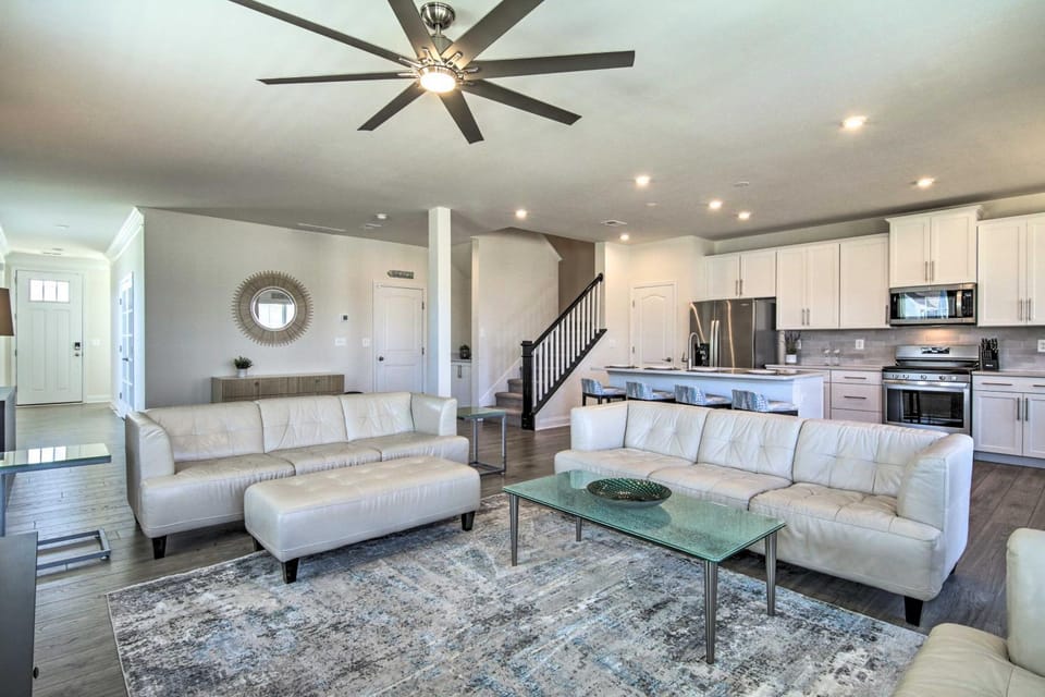 Beach Shuttle, 3 Pools: Bishop's Landing Townhome House in Sussex County
