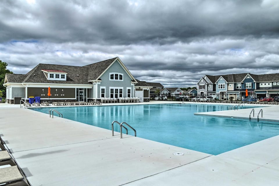 Beach Shuttle, 3 Pools: Bishop's Landing Townhome House in Sussex County