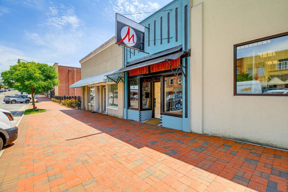 Walkable Townhome: 'M on Main' in Wytheville House in Wytheville