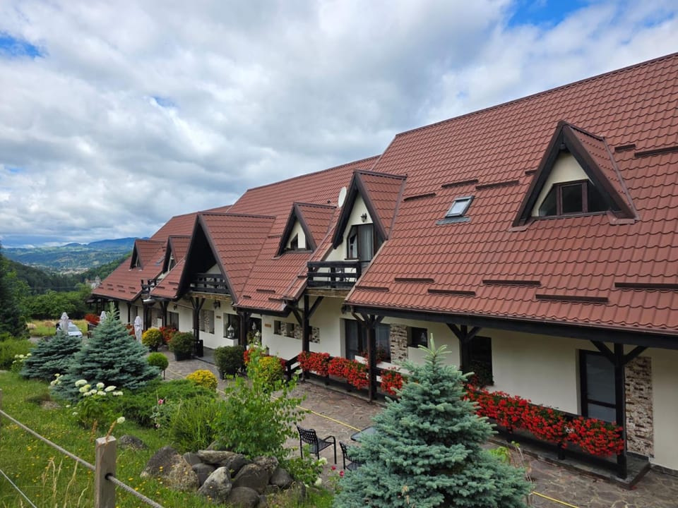 Property building, Day