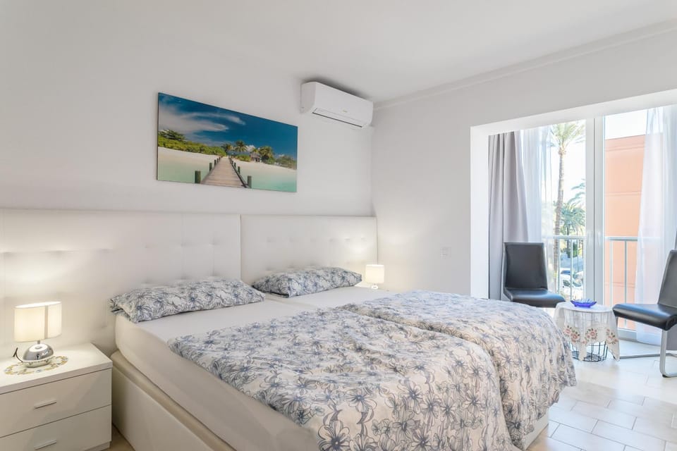 Living room, Bedroom