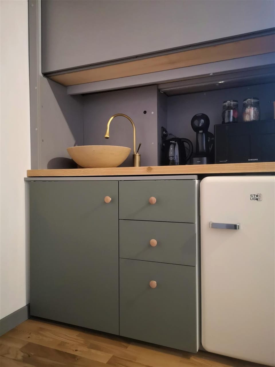 Coffee/tea facilities, Kitchen or kitchenette