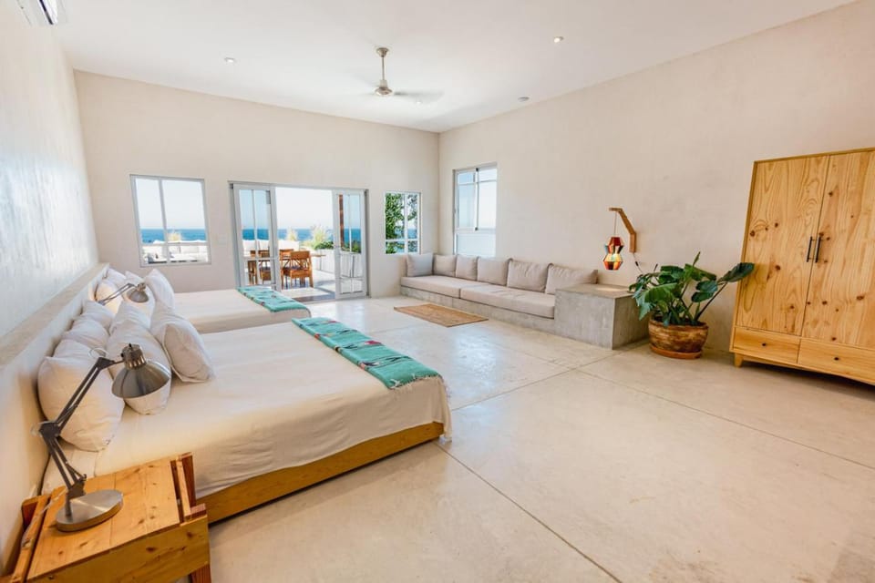Bed, Living room