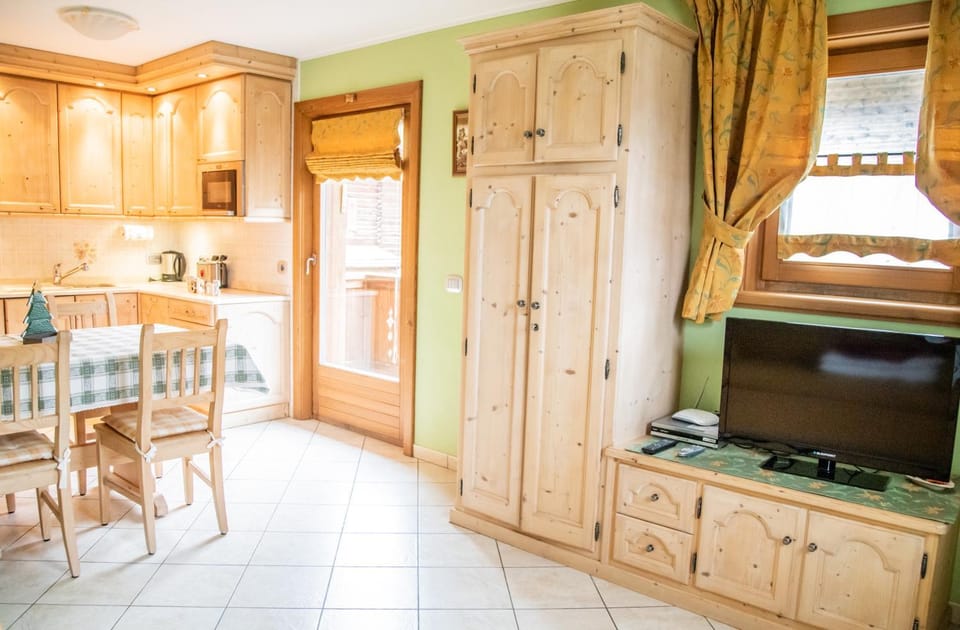 TV and multimedia, Balcony/Terrace, Kitchen or kitchenette, Dining area, kitchen