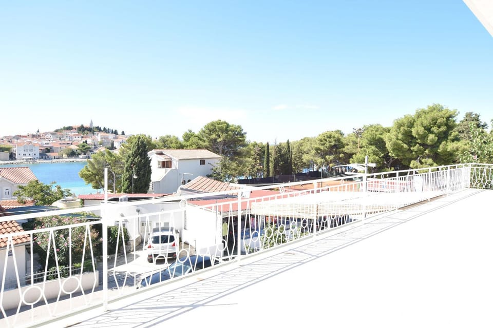 View (from property/room), Balcony/Terrace, City view