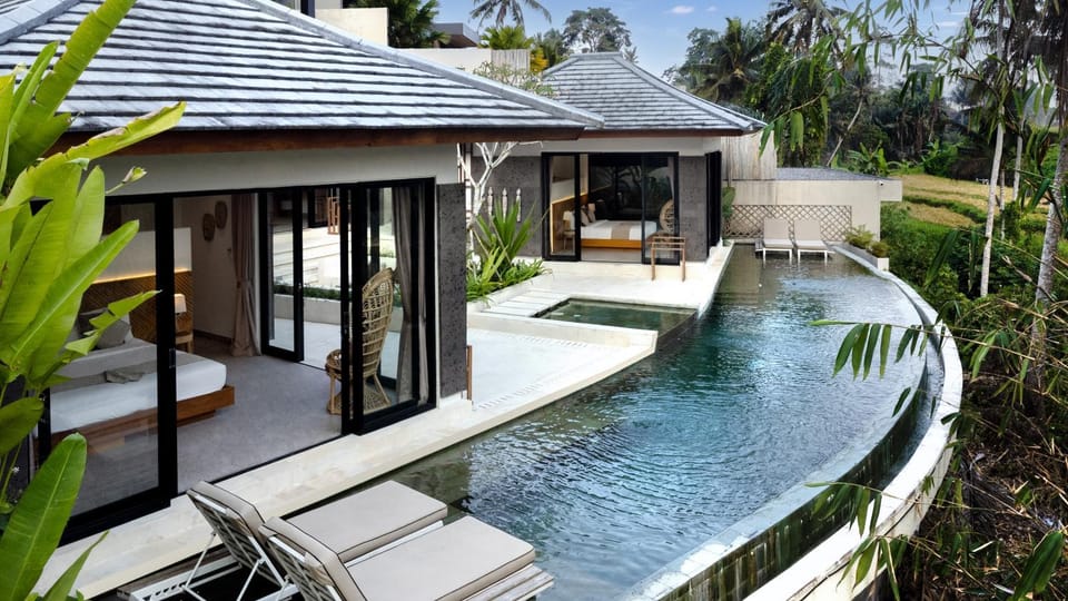 Property building, Pool view, Swimming pool, sunbed