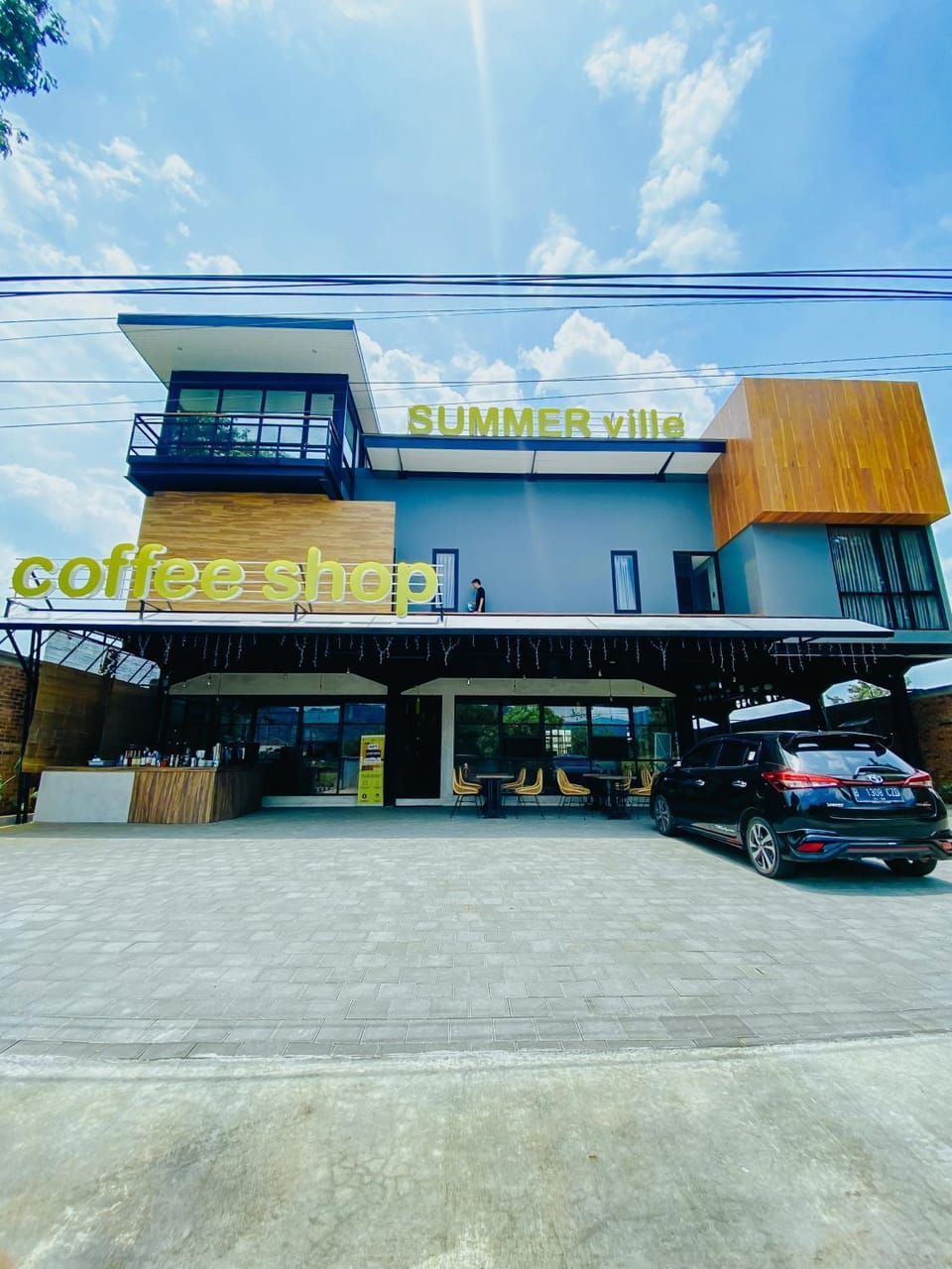 Property building, Facade/entrance, Property logo or sign