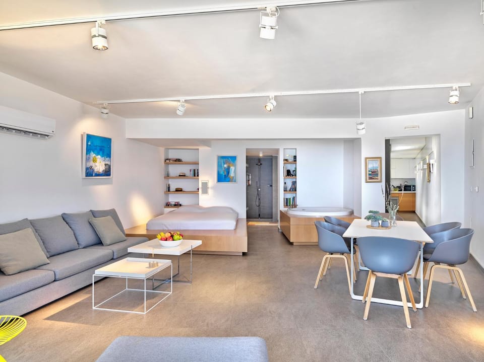 Living room, Seating area, Dining area