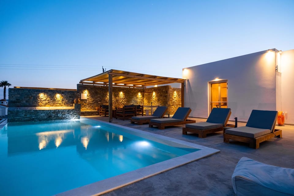 Seating area, Swimming pool, sunbed