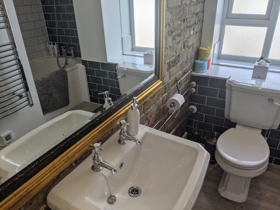 Toilet, Bathroom, Bath