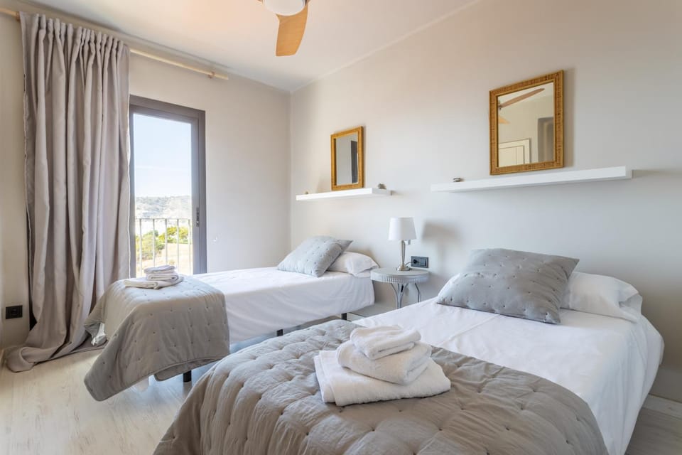 Living room, Bedroom