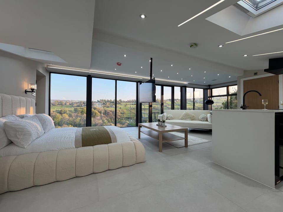 Woodroyd Spa Suites Apartment in Calderdale