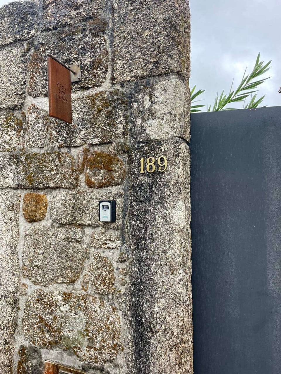 Facade/entrance, Off site