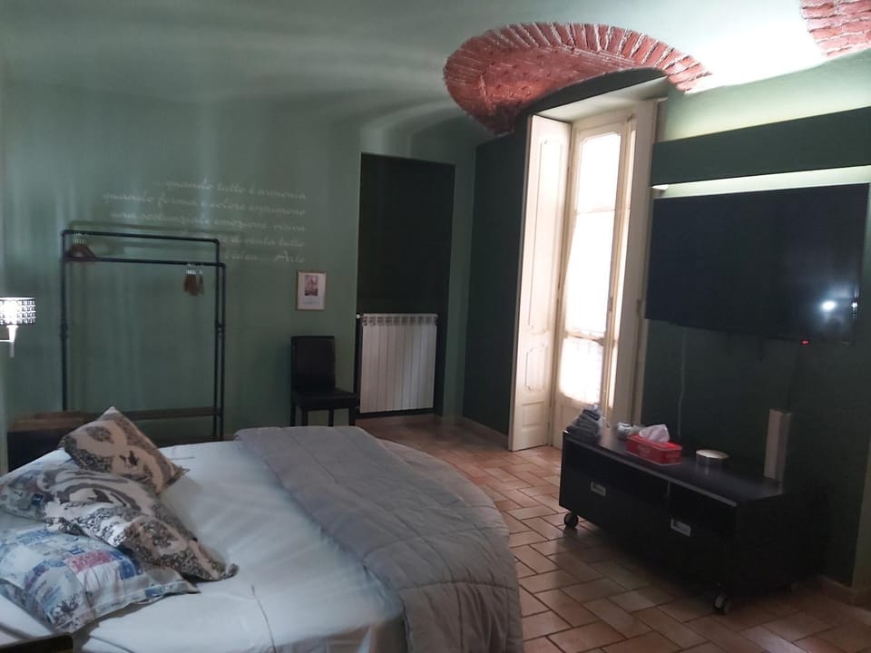 Bed, TV and multimedia