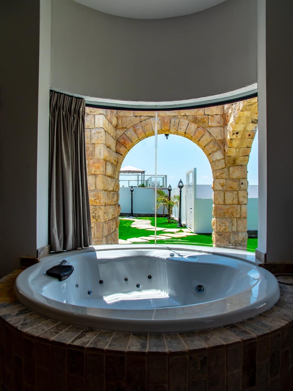 Massage, Spa and wellness centre/facilities