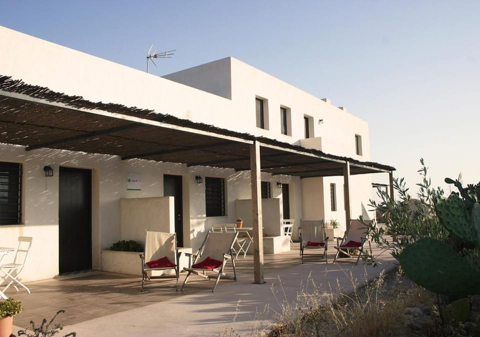 Facade/entrance, Balcony/Terrace