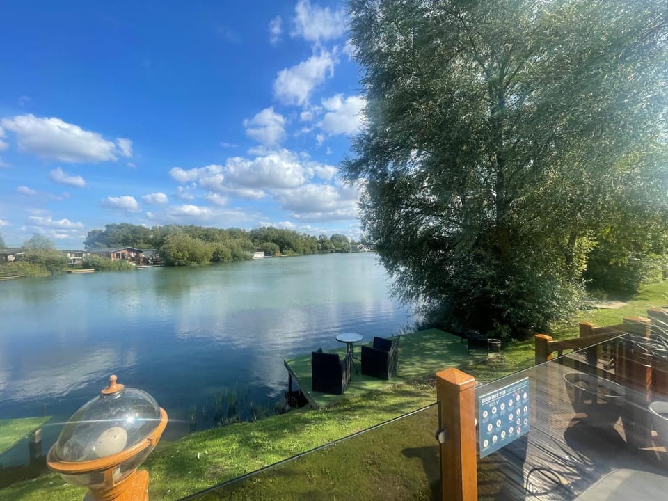 BBQ facilities, Fishing, Lake view