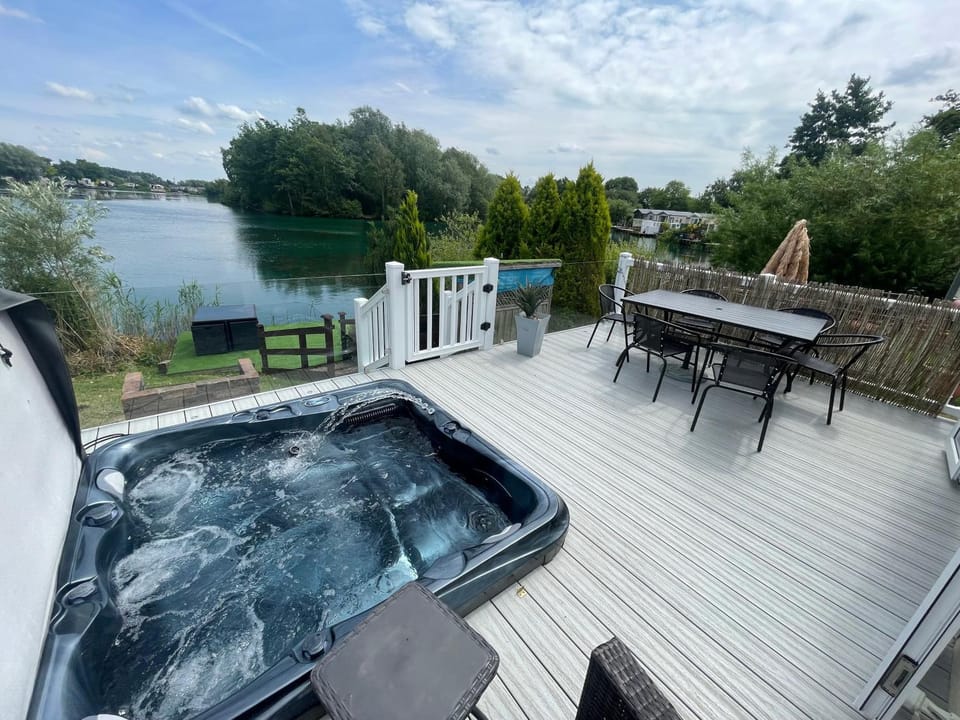 Fishing, Hot Tub, Lake view