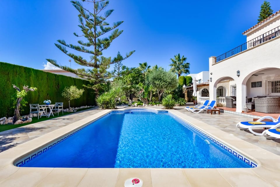 Garden, Swimming pool, sunbed