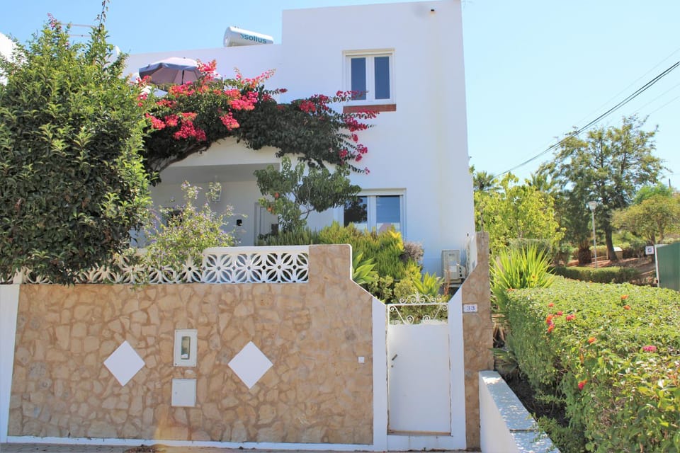 Property building, Facade/entrance, Garden