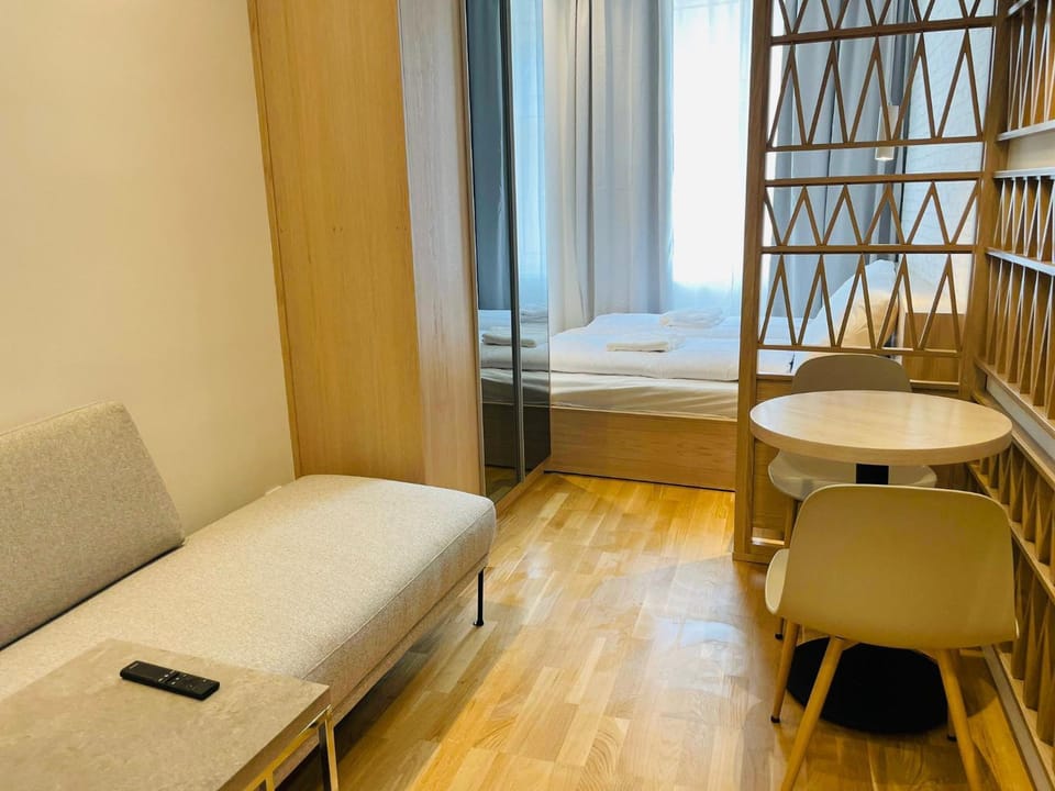 Living room, Photo of the whole room, Seating area, Dining area