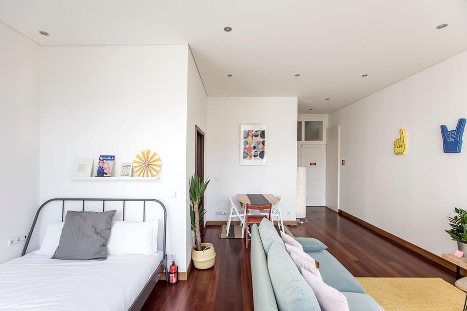 Bonjardim Studio w/ Balcony by LovelyStay Apartment in Porto