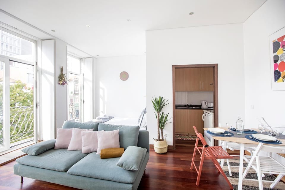 Bonjardim Studio w/ Balcony by LovelyStay Apartment in Porto