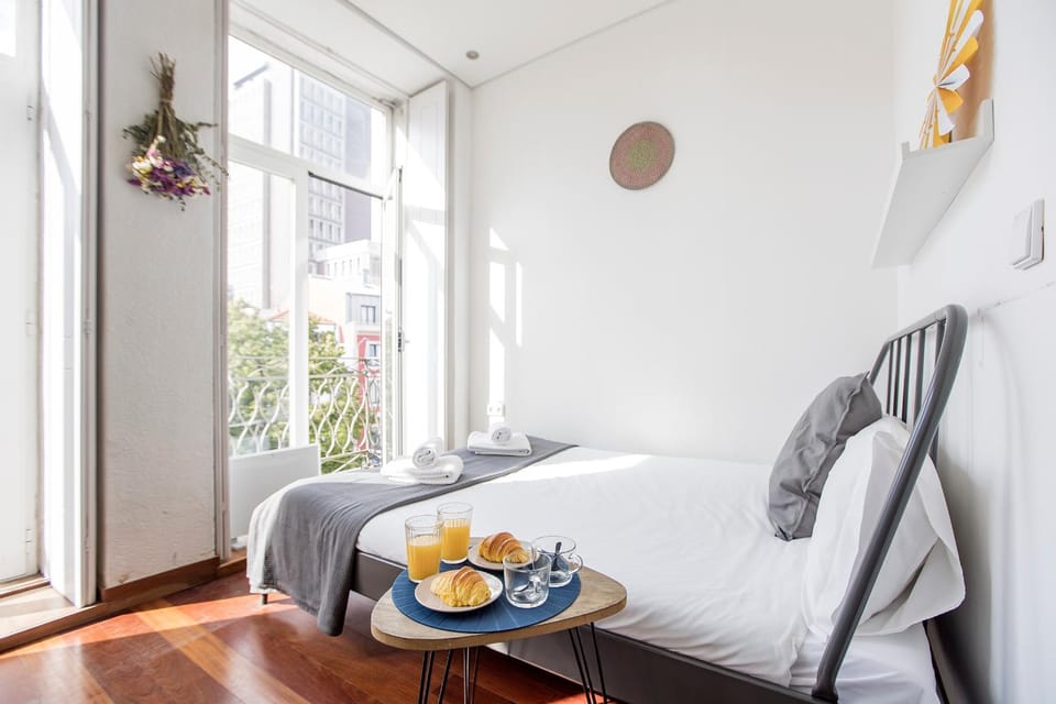 Bonjardim Studio w/ Balcony by LovelyStay Apartment in Porto