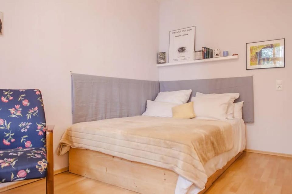 Gemütliche Wohnung mit Balkon - Südplatz nur 2 Minuten entfernt Apartment in Leipzig