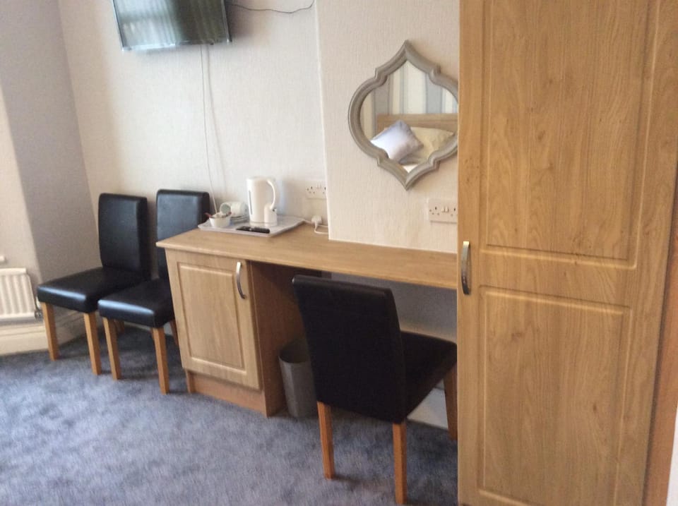 TV and multimedia, Coffee/tea facilities, Seating area
