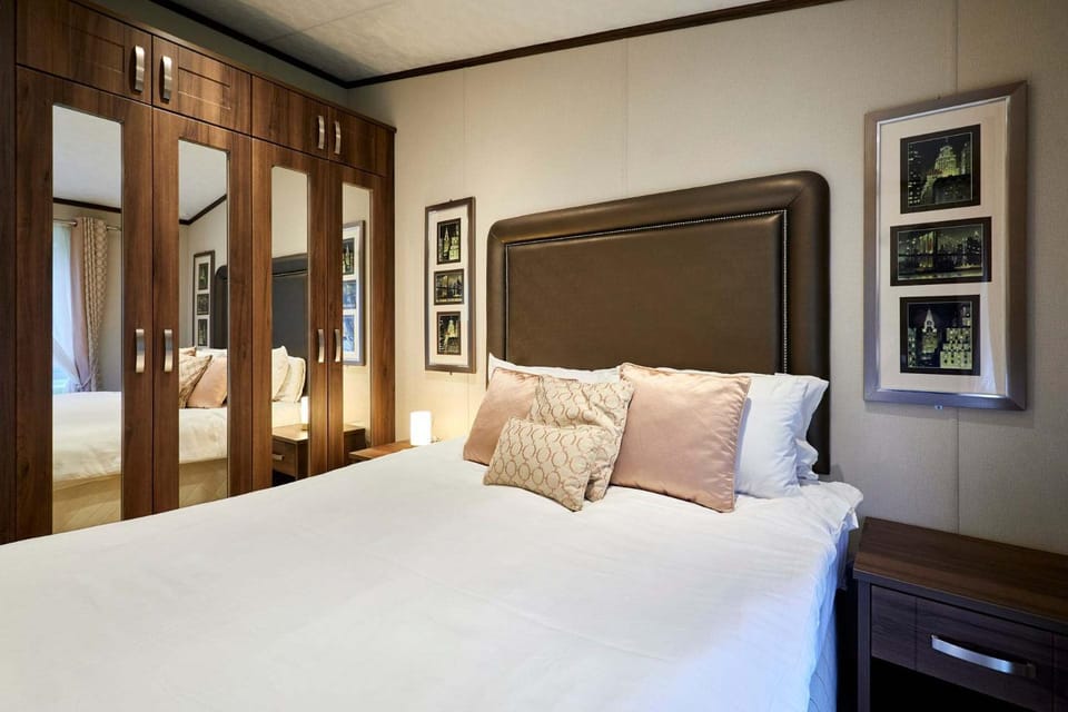 Bed, Bedroom, wardrobe