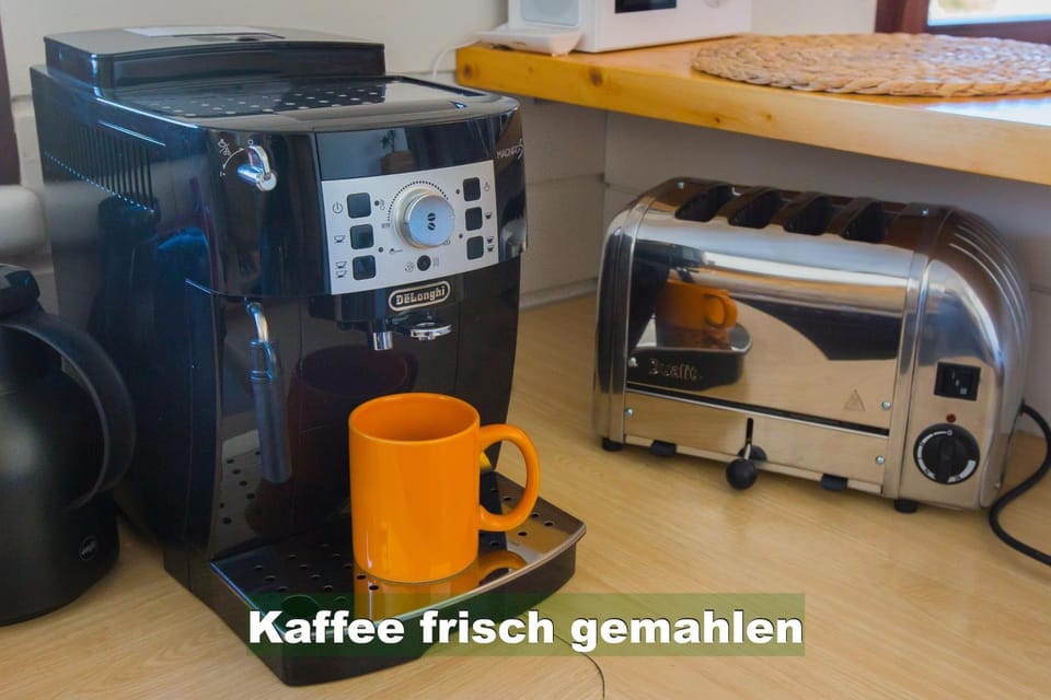 Coffee/tea facilities, View (from property/room), Kitchen or kitchenette, Living room, Lounge or bar