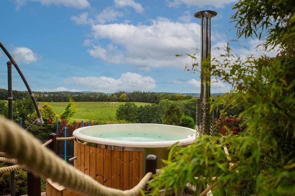 Hot Tub, View (from property/room), Spa and wellness centre/facilities, Garden view, Swimming pool
