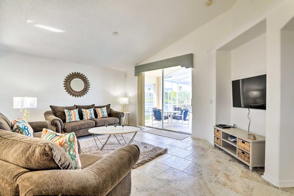 8 Mi to Disney World: Home w/ Lanai + Game Room! House in Kissimmee