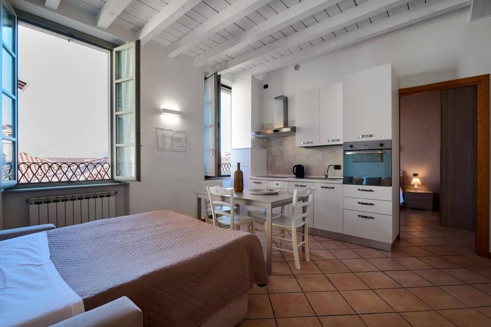 Kitchen or kitchenette, Living room, Dining area