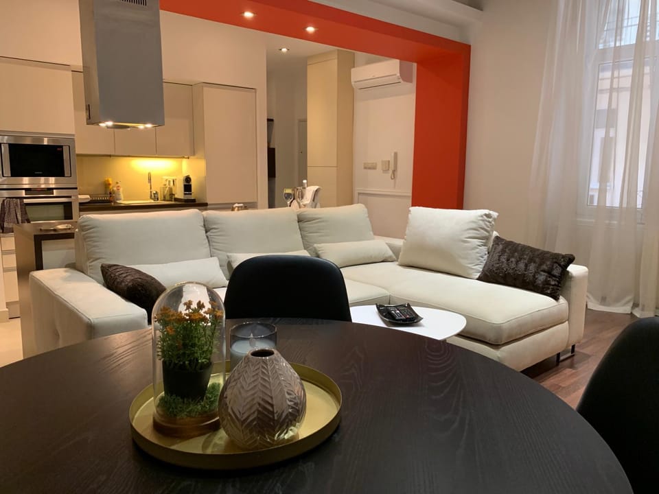 Living room, Seating area