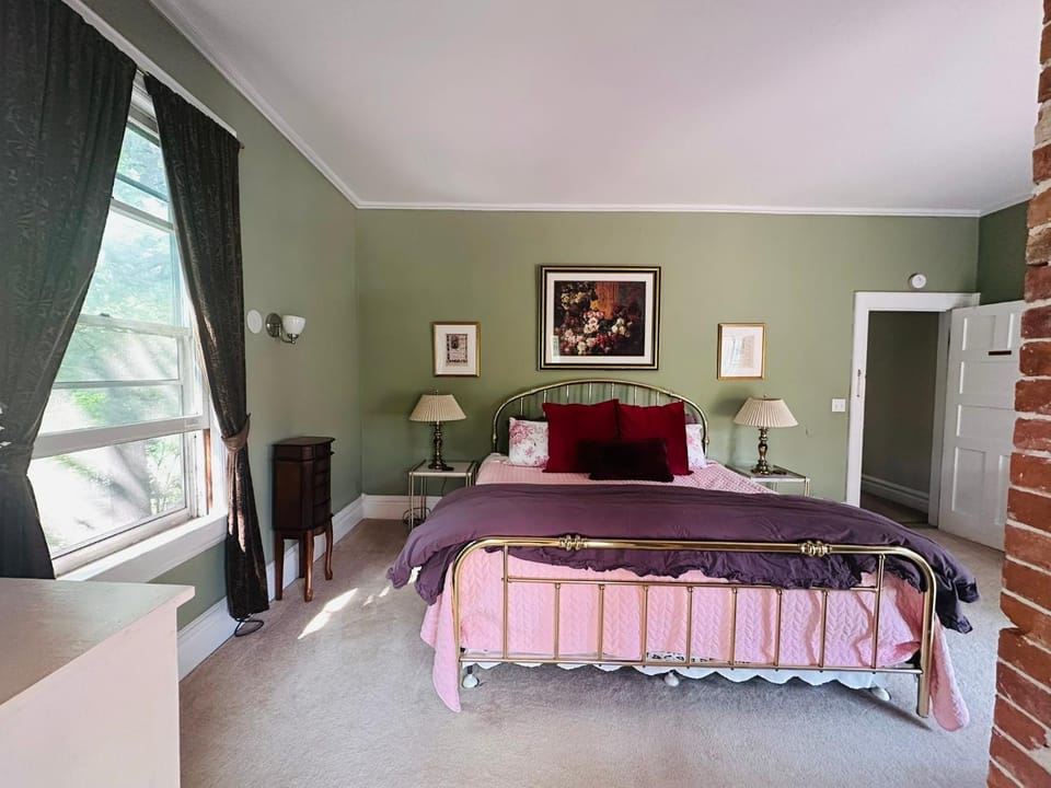 Bed, Bedroom