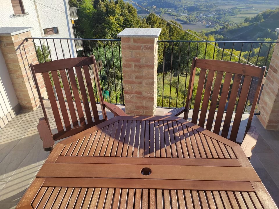 Patio, Balcony/Terrace, Balcony/Terrace, Landmark view, Mountain view, Quiet street view