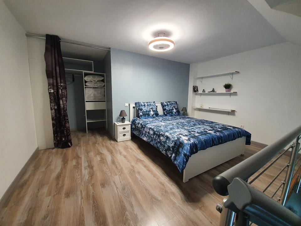 Bed, Bedroom