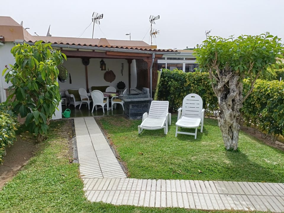 Garden, Seating area