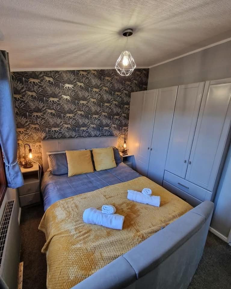 4 Bed Luxury Lodge with Hot tub near Lake District Apartment in England