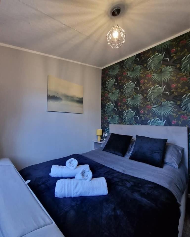 4 Bed Luxury Lodge with Hot tub near Lake District Apartment in England