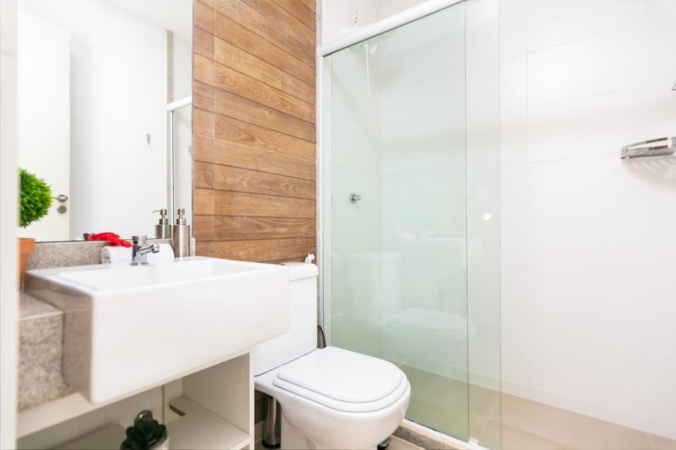 Bathroom, towels