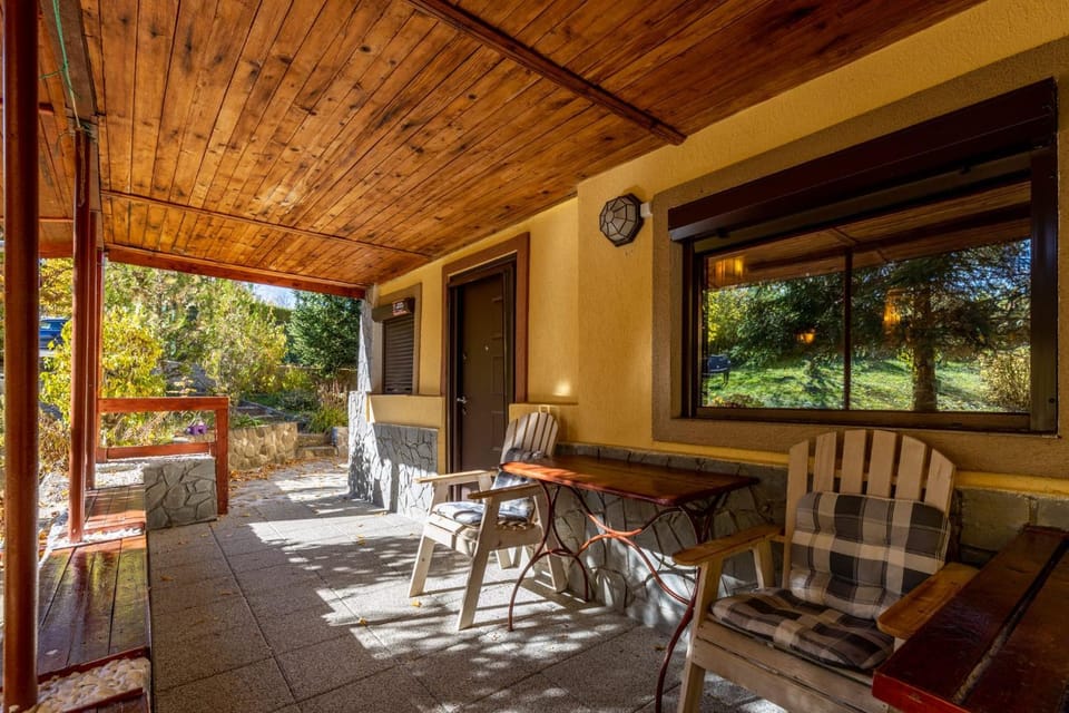 Patio, Day, Garden, View (from property/room), Balcony/Terrace, Seating area, Dining area, Garden view